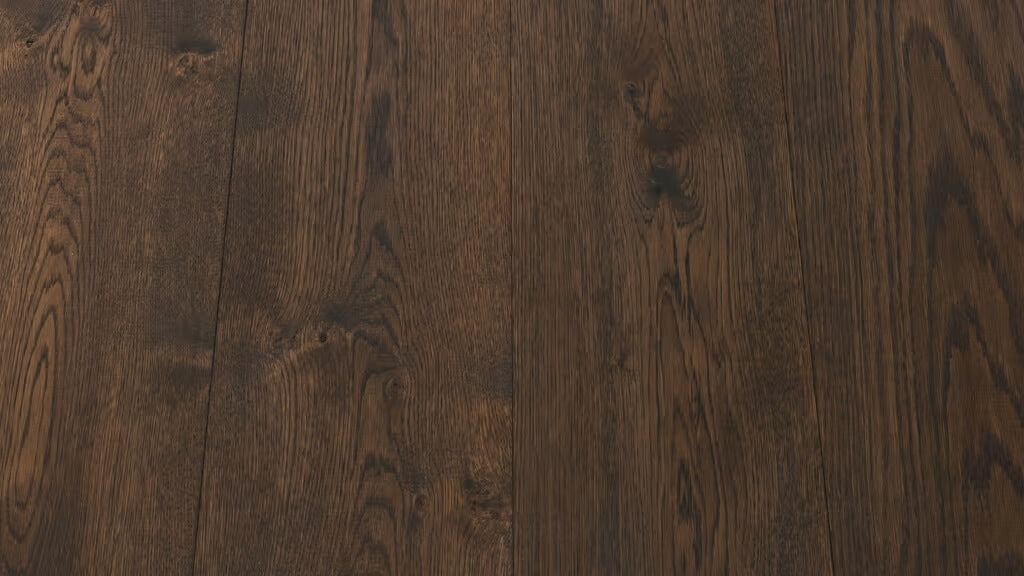 Gitzwart houten vloer kleur is een van de 90 Uipkes kleuren