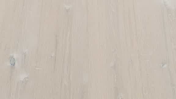 Romantisch wit houten vloer